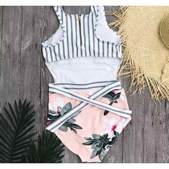 ✨HP!✨Striped Retro Floral One Piece Swimsuit✨ - Picture 2 of 8